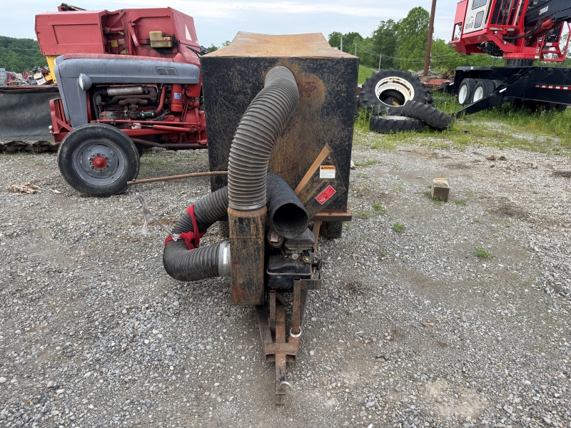Used Yard Smith YS150CV catcher at Baker & Sons Equipment in Ohio