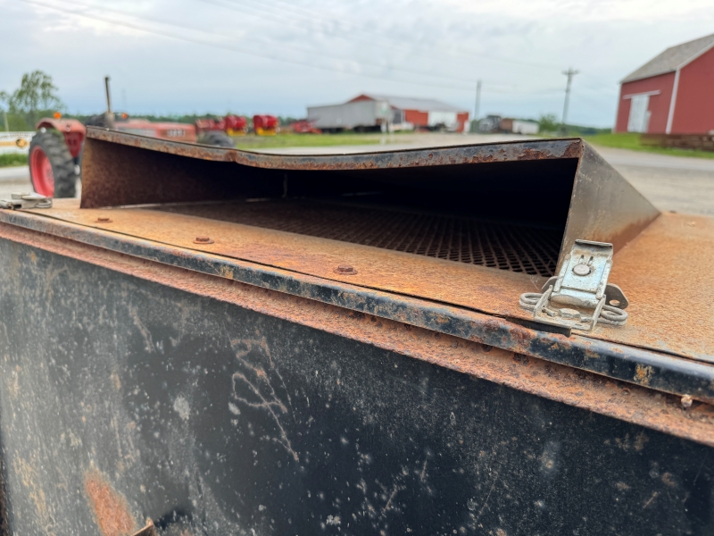 Used Yard Smith YS150CV catcher at Baker & Sons Equipment in Ohio