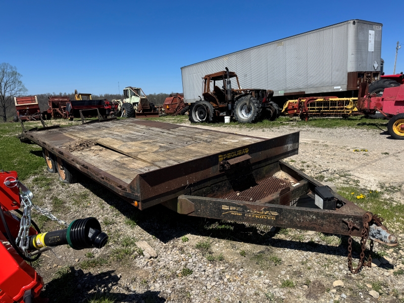 2001 Pequea 1018DO trailer at Baker & Sons Equipment in Ohio
