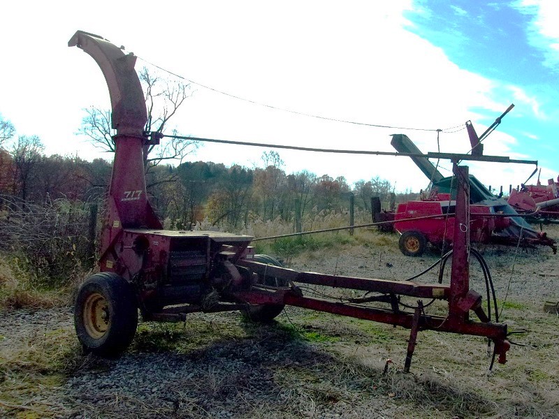 used new holland s717 forage chopper for sale at baker & sons in ohio