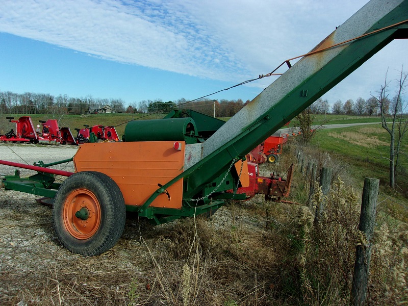 used new idea 325 corn picker for sale at baker and sons equipment in ohio