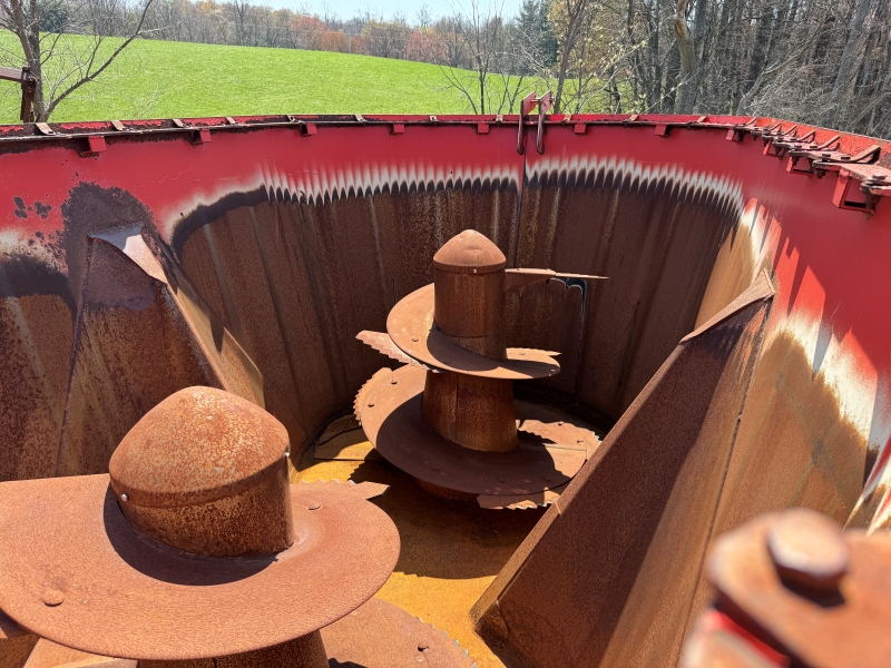 used Kuhn Knight VT144 TMR mixer in stock at baker & sons equipment in ohio