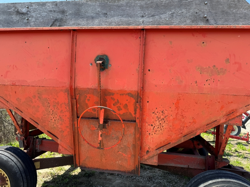Used Killbros 350 gravity wagon for sale at Baker & Sons Equipment in Ohio