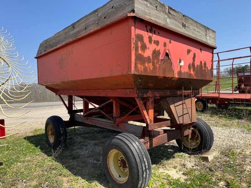 Used Killbros 350 gravity wagon for sale at Baker & Sons Equipment in Ohio