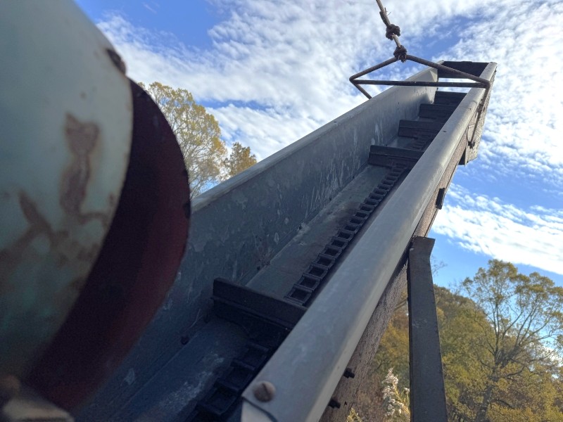 Used New Idea 324 picker for sale at Baker & Sons Equipment in Ohio