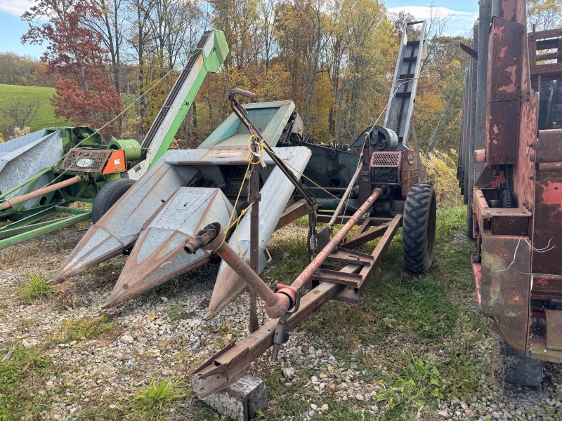 Used New Idea 324 picker for sale at Baker & Sons Equipment in Ohio