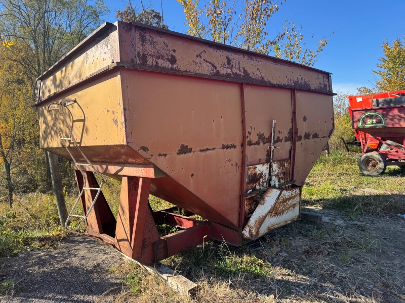 Used K&S gravity box for sale at Baker & Sons Equipment in Ohio