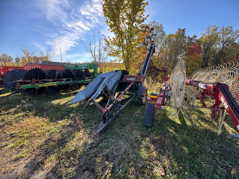 Used New Idea 323 picker for sale at Baker & Sons Equipment in Ohio