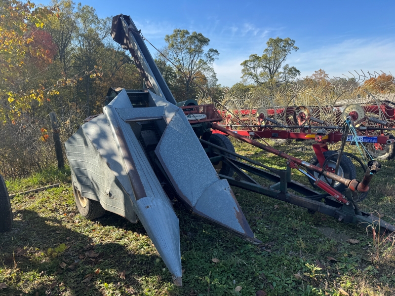 Used New Idea 323 picker for sale at Baker & Sons Equipment in Ohio