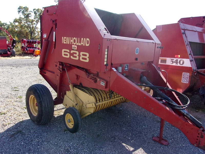 2000 New Holland 638 round baler in stock at Baker and Sons in Ohio