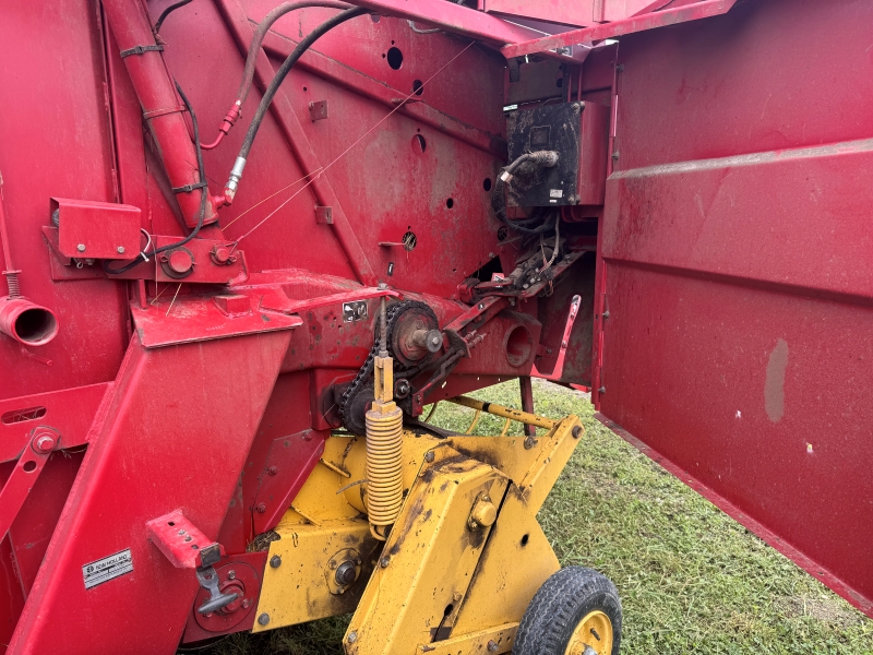 1995 New Holland 650 round baler at Baker & Sons Equipment in Ohio