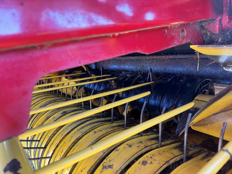 2015 New Holland RB450 round baler at Baker and Sons Equipment in Ohio