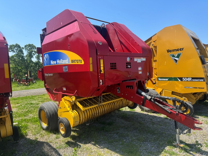 2011 New Holland BR7070 round baler at Baker & Sons Equipment in Ohio