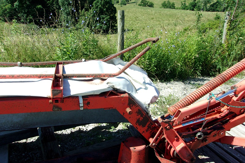 2007 Kuhn GMD700GII disc mower for sale at Baker and Sons in Ohio