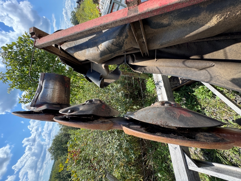 2001 New Holland 616 disc mower for sale at Baker and Sons in Ohio