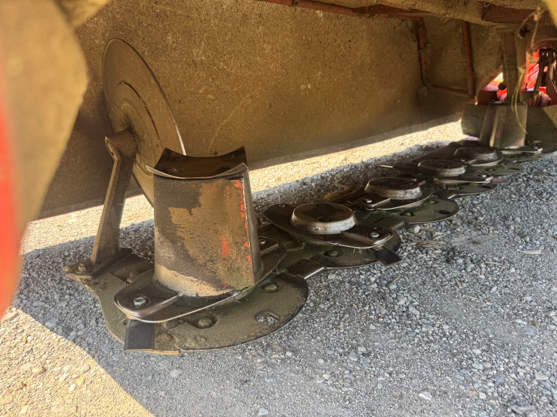 2012 Kuhn GMD600GIIHD disc mower for sale at Baker & Sons Equipment in Ohio