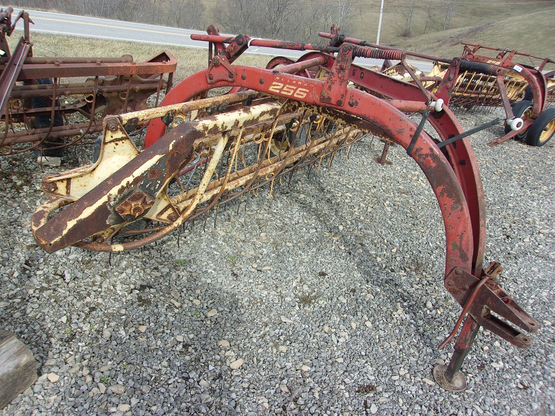 used new holland 256 rake for sale at baker & sons equipment in ohio