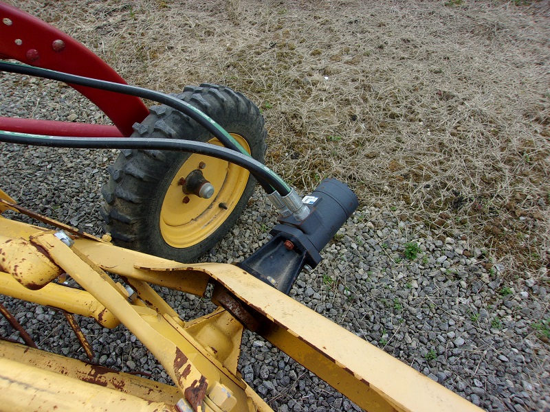 used new holland 258 rake for sale at baker and sons equipment in ohio