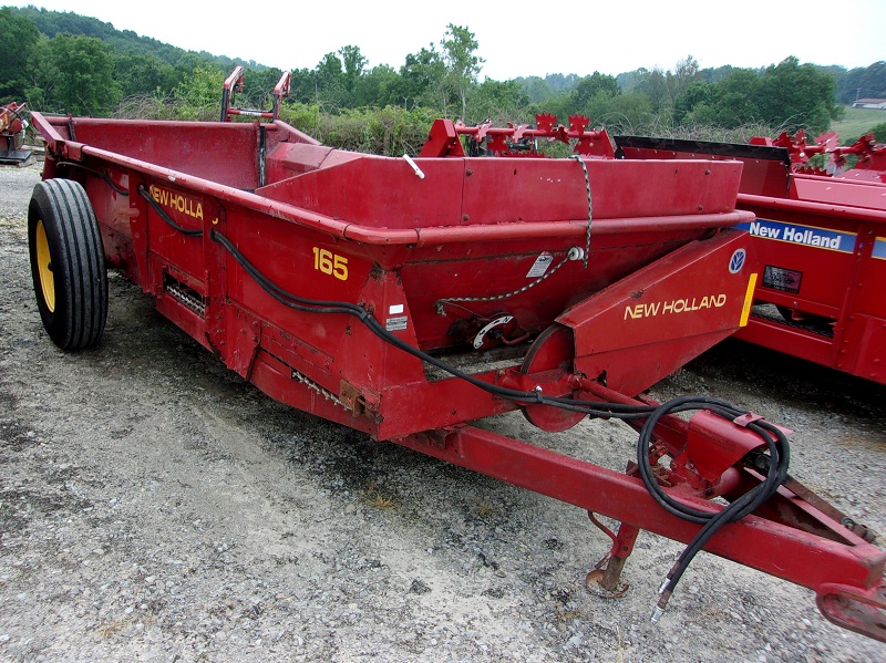 used New Holland 165 spreader for sale at Baker & Sons Equipment in Ohio