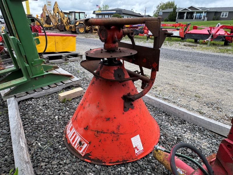 Used Baltic spreader at Baker & Sons Equipment in Ohio