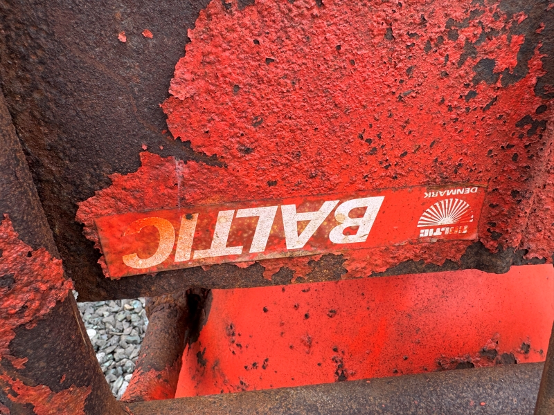 Used Baltic spreader at Baker & Sons Equipment in Ohio