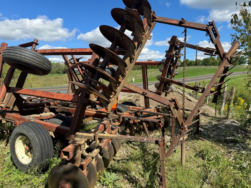Used Massey Ferguson 820 disc at Baker & Sons Equipment in Ohio