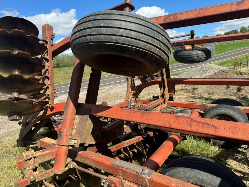 Used Massey Ferguson 820 disc at Baker & Sons Equipment in Ohio