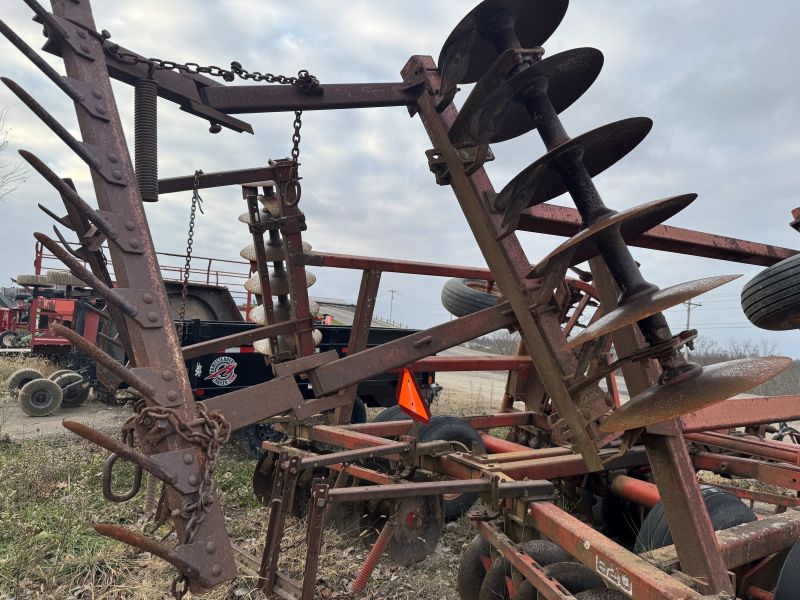 Used Massey Ferguson 820 disc at Baker & Sons Equipment in Ohio