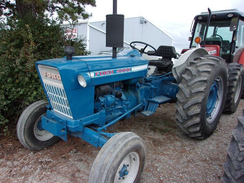 1971 Ford 4000D tractor at Baker & Sons Equipment in Ohio