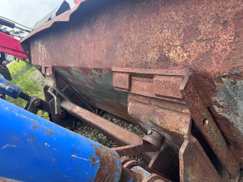 2000 New Holland TN75 tractor at Baker & Sons Equipment in Ohio