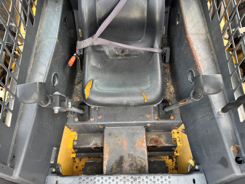 2004 New Holland LS180 skidsteer for sale at Baker & Sons Equipment in Ohio