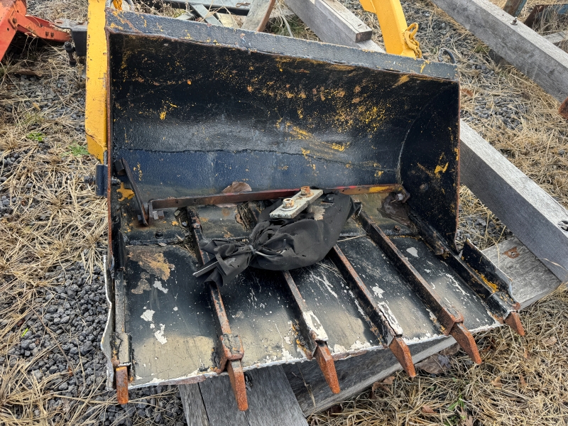 Used Kelley 400 loader in stock at Baker and Sons Equipment in Ohio