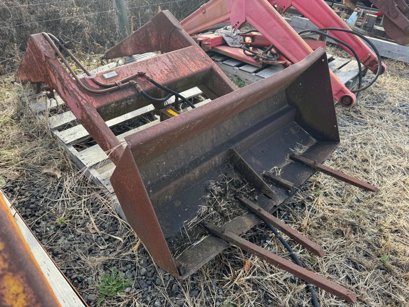 Used IH 1200 loader for sale at Baker & Sons Equipment in Ohio