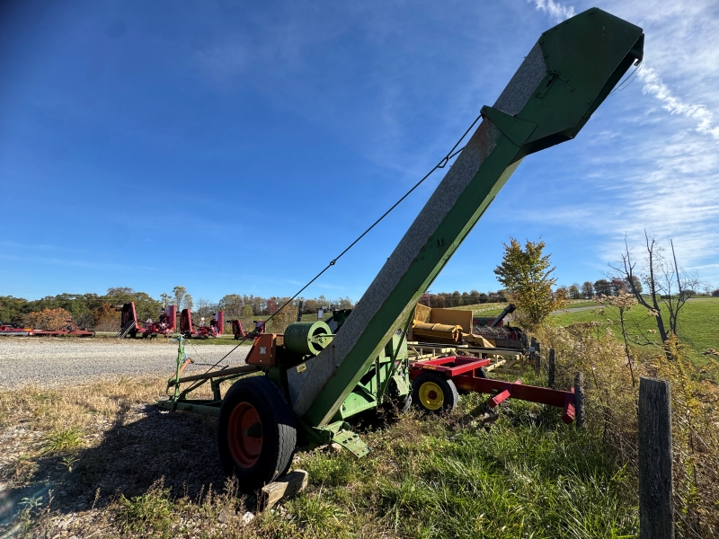 Used New Idea 310 picker for sale at Baker & Sons Equipment in Ohio