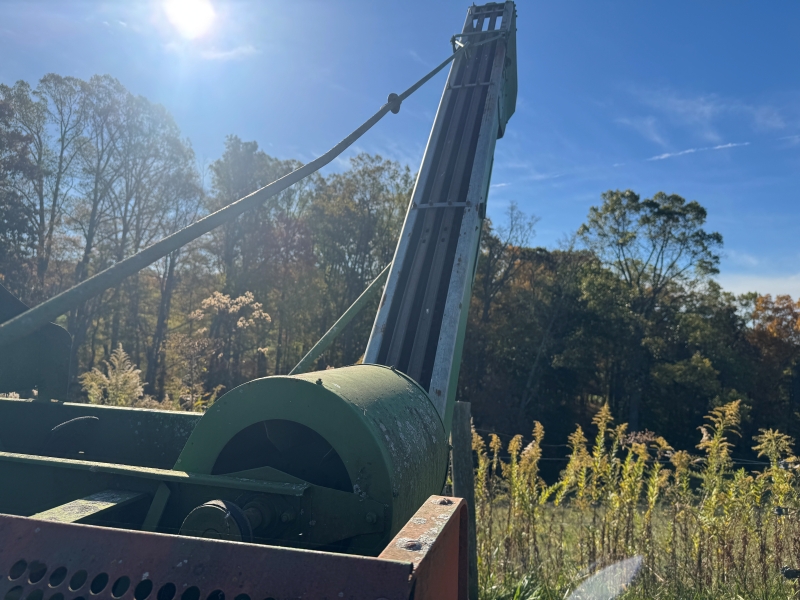 Used New Idea 310 picker for sale at Baker & Sons Equipment in Ohio