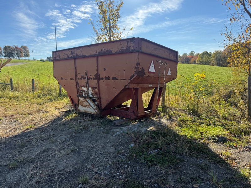 Used K&S gravity box for sale at Baker & Sons Equipment in Ohio