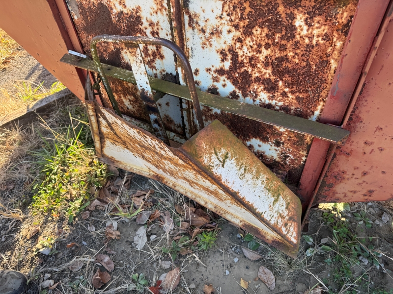 Used K&S gravity box for sale at Baker & Sons Equipment in Ohio