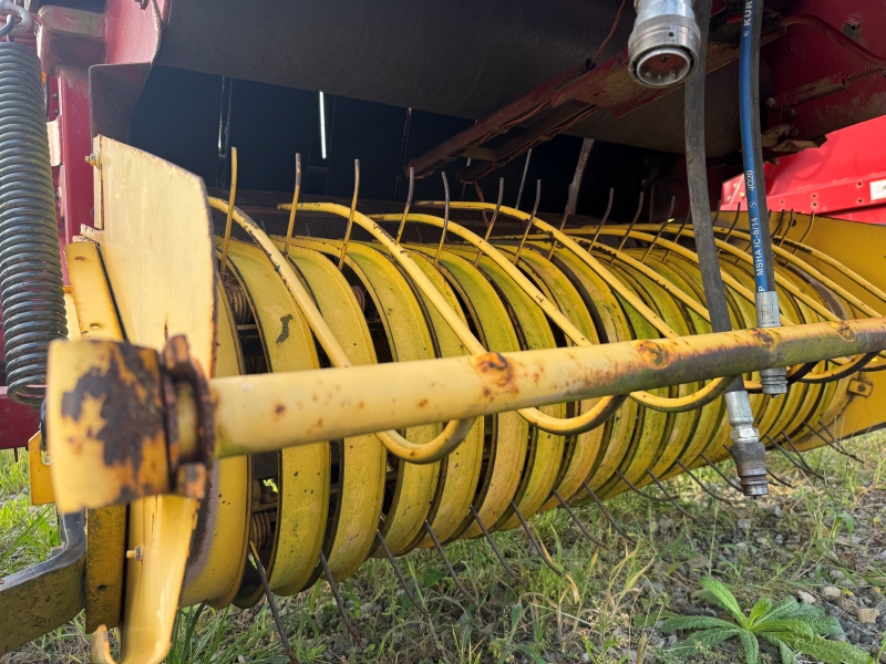 2008 New Holland BR7050 round baler at Baker and Sons Equipment in Ohio