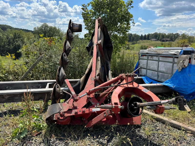2001 New Holland 616 disc mower for sale at Baker and Sons in Ohio