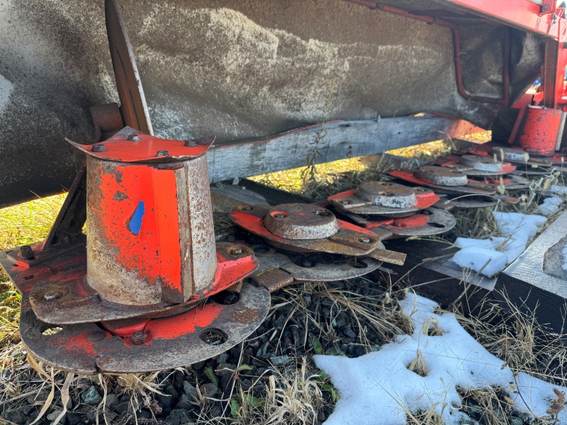 2014 Kuhn GMD700GII HD disc mower for sale at Baker and Sons in Ohio