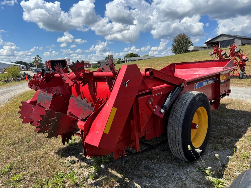2014 New Holland 155 manure spreader at Baker & Sons Equipment in Ohio