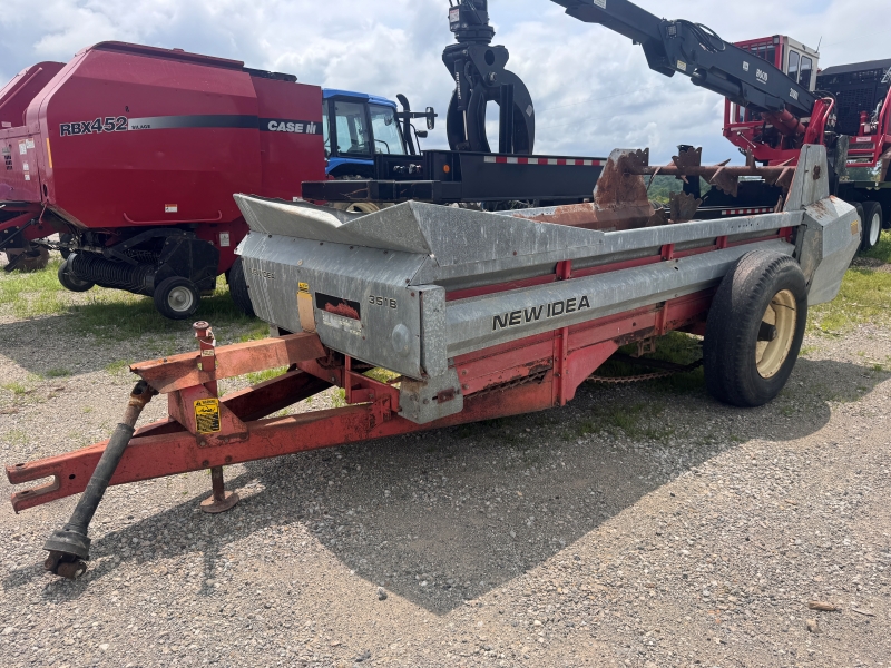 1984 New Idea 351B manure spreader at Baker & Sons Equipment in Ohio