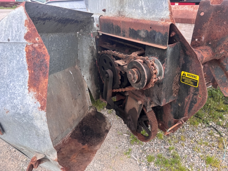 1984 New Idea 351B manure spreader at Baker & Sons Equipment in Ohio