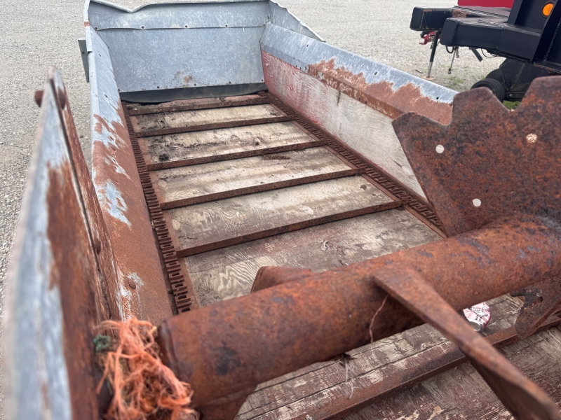 1984 New Idea 351B manure spreader at Baker & Sons Equipment in Ohio