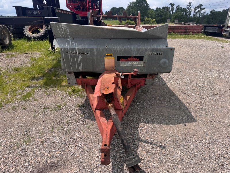 1984 New Idea 351B manure spreader at Baker & Sons Equipment in Ohio
