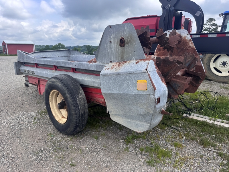 1984 New Idea 351B manure spreader at Baker & Sons Equipment in Ohio