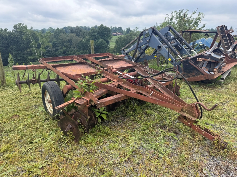 Used International Harvester 37 disc at Baker & Sons Equipment in Ohio