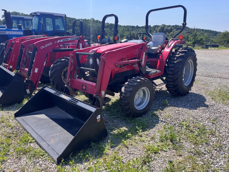 2004 Massey Ferguson 1533 tractor at Baker & Sons Equipment in Ohio