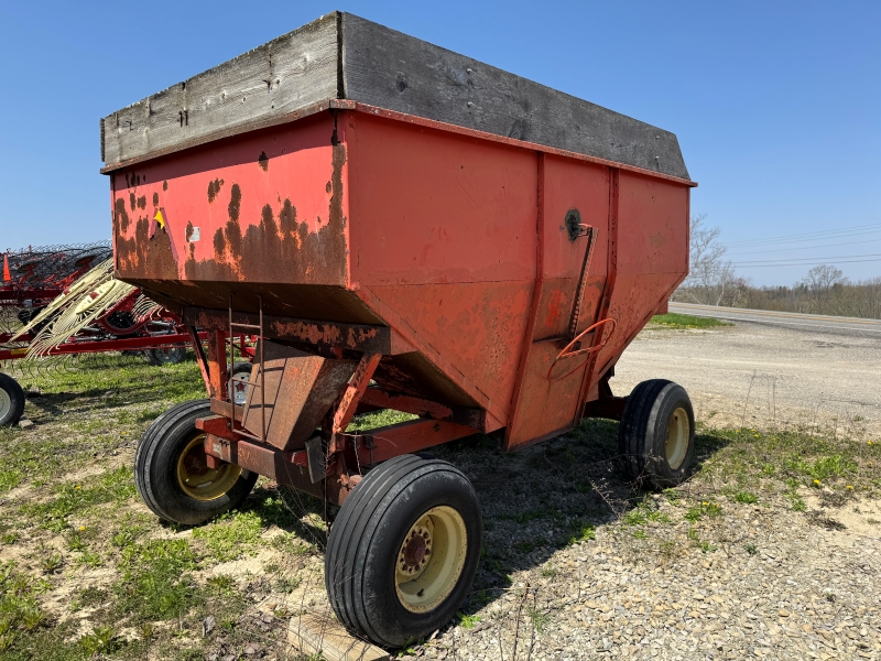 Used Killbros 350 gravity wagon for sale at Baker & Sons Equipment in Ohio